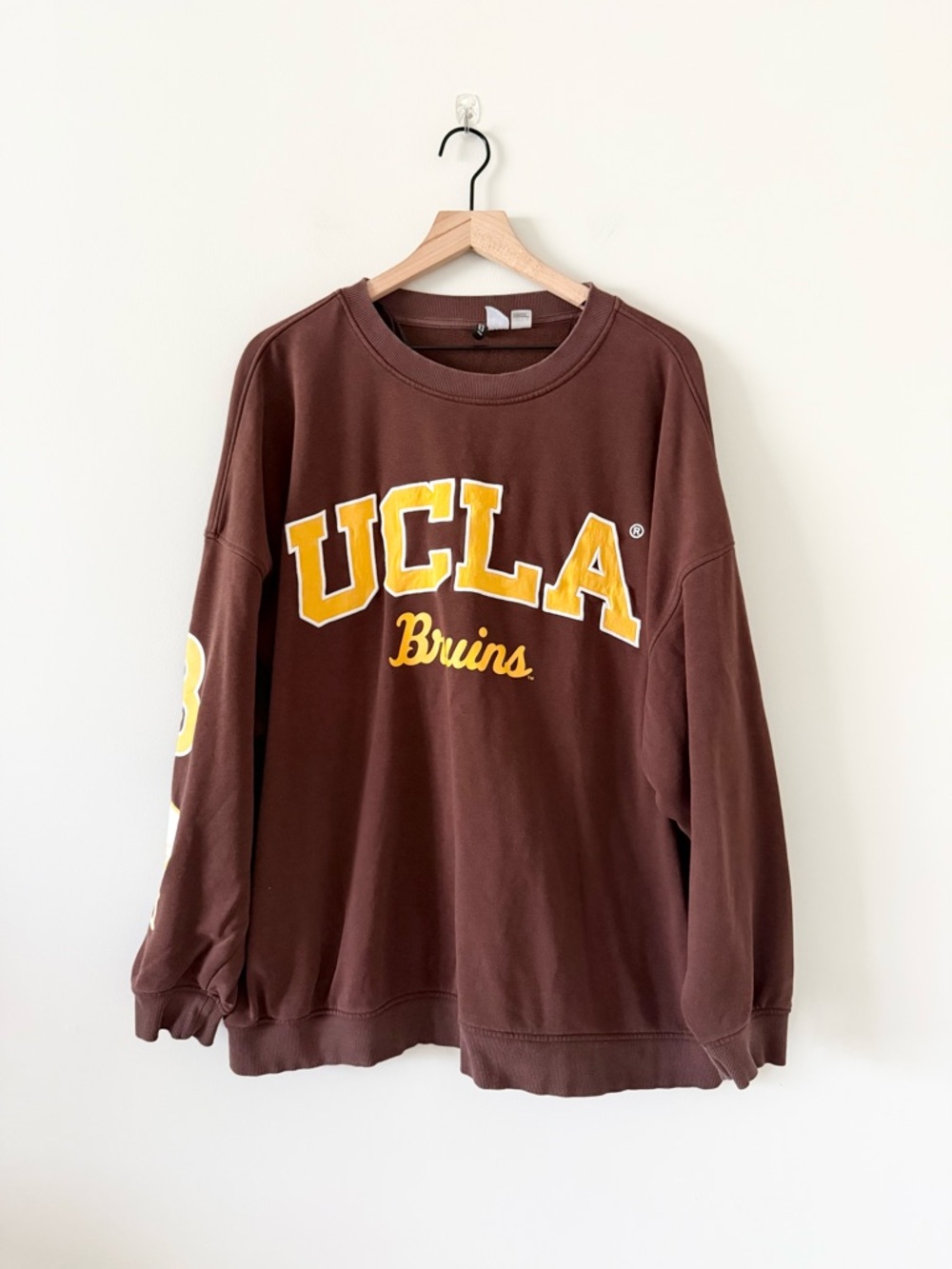 H&M Divided Brown Crewneck Lightweight Sweatshirt w/ Yellow UCLA Graphic XXL